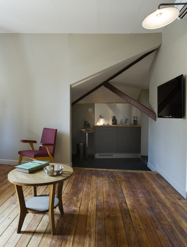 Helzear Montparnasse Suites 51/61