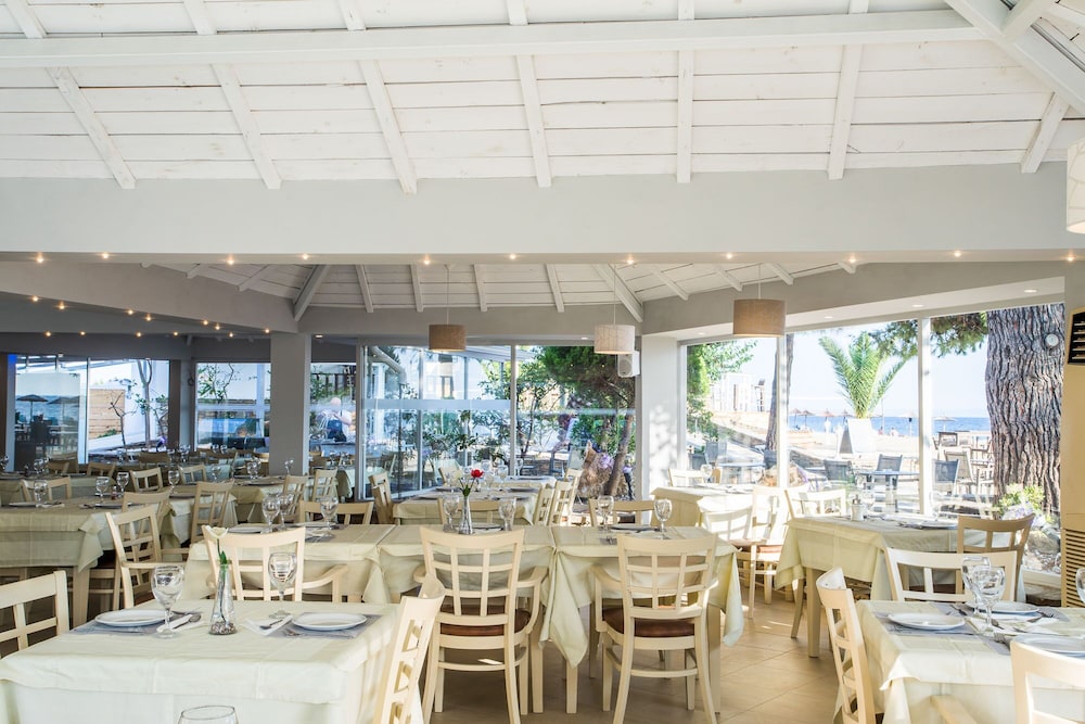 CORAL BLUE BEACH HOTEL 58/78