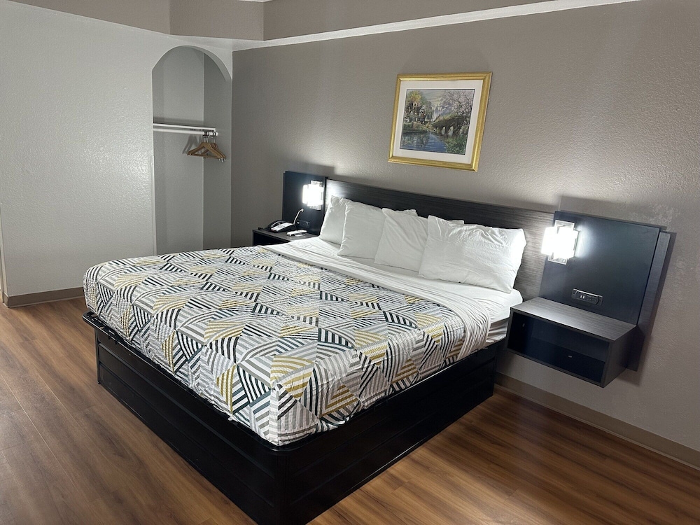 Motel6 Alvarado, TX 15/33