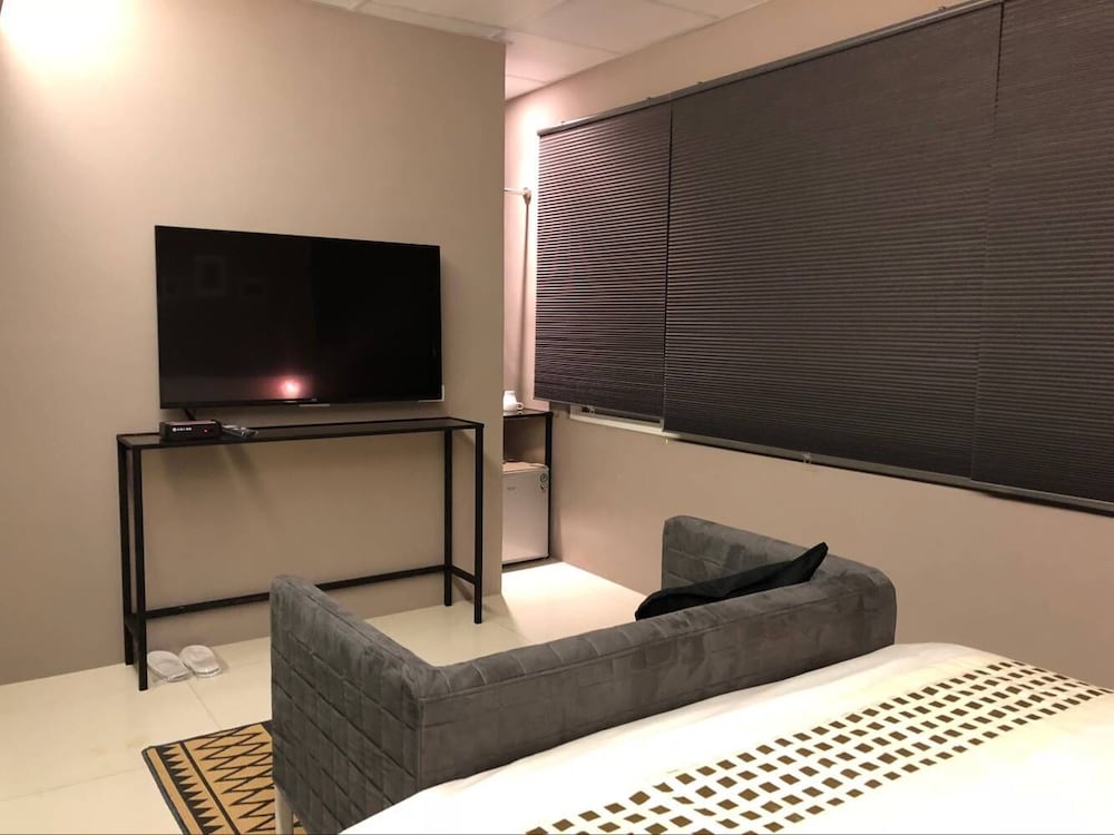 Xi Yin Zhi Su B&B 21/28