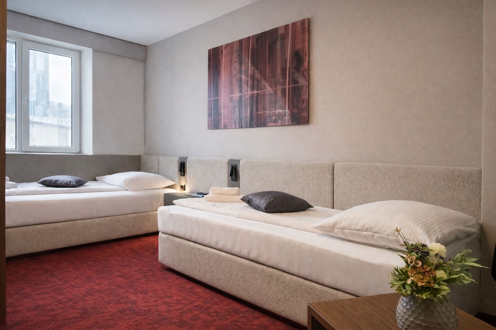 Kongres Hotel Roca 21/76