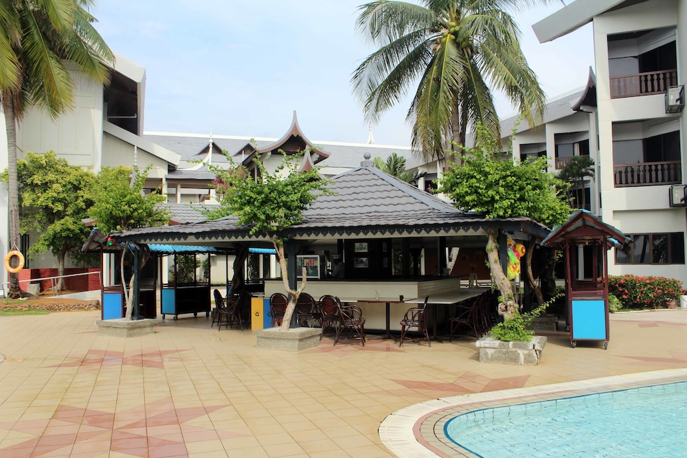 THE GRAND BEACH RESORT PORT DICKSON 45/49