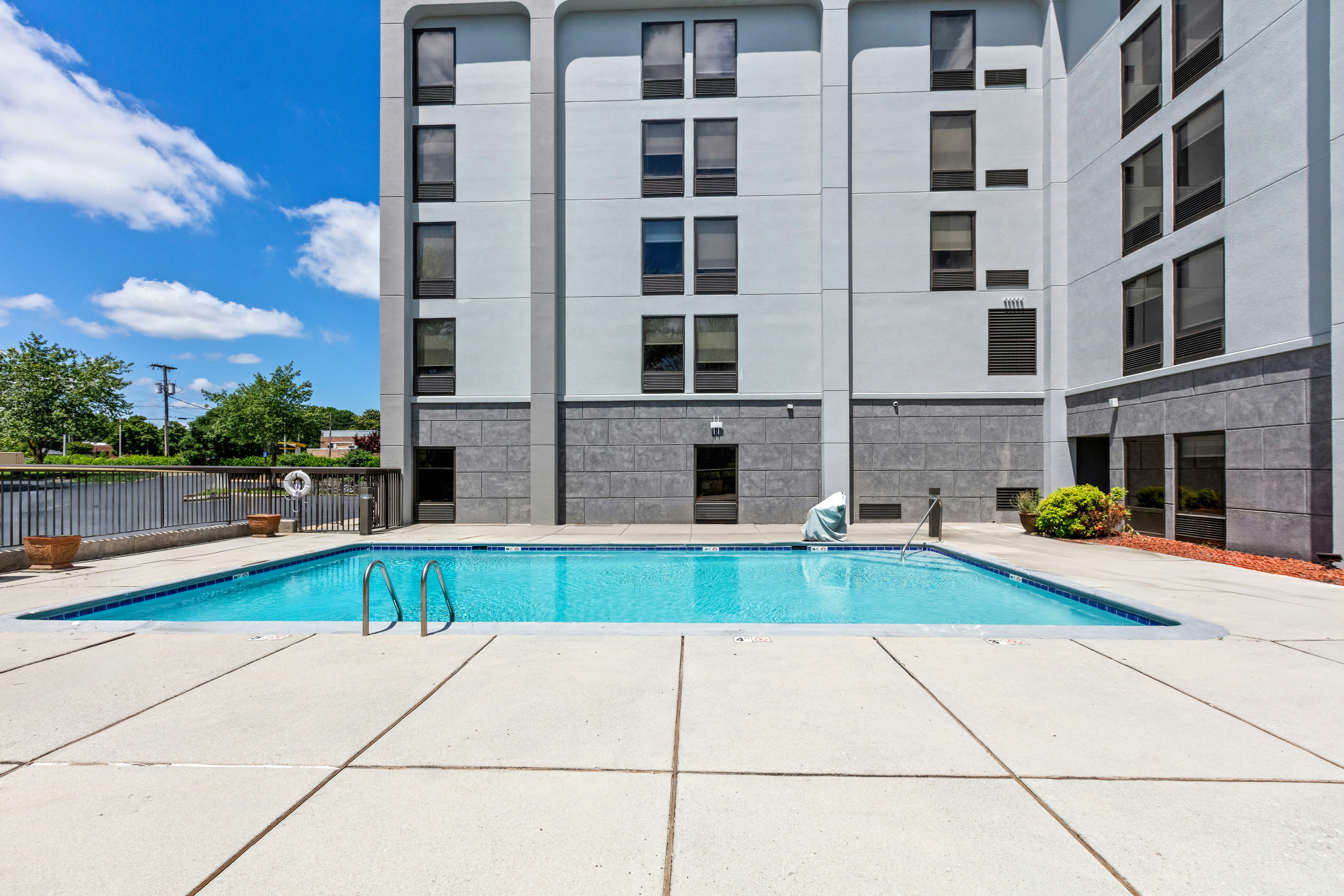 Hampton Inn Knoxville Airport 7/75