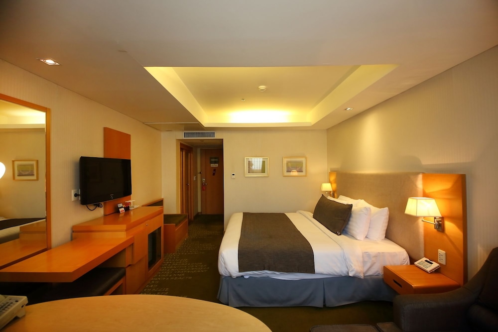 Ramada by Wyndham Songdo 9/34