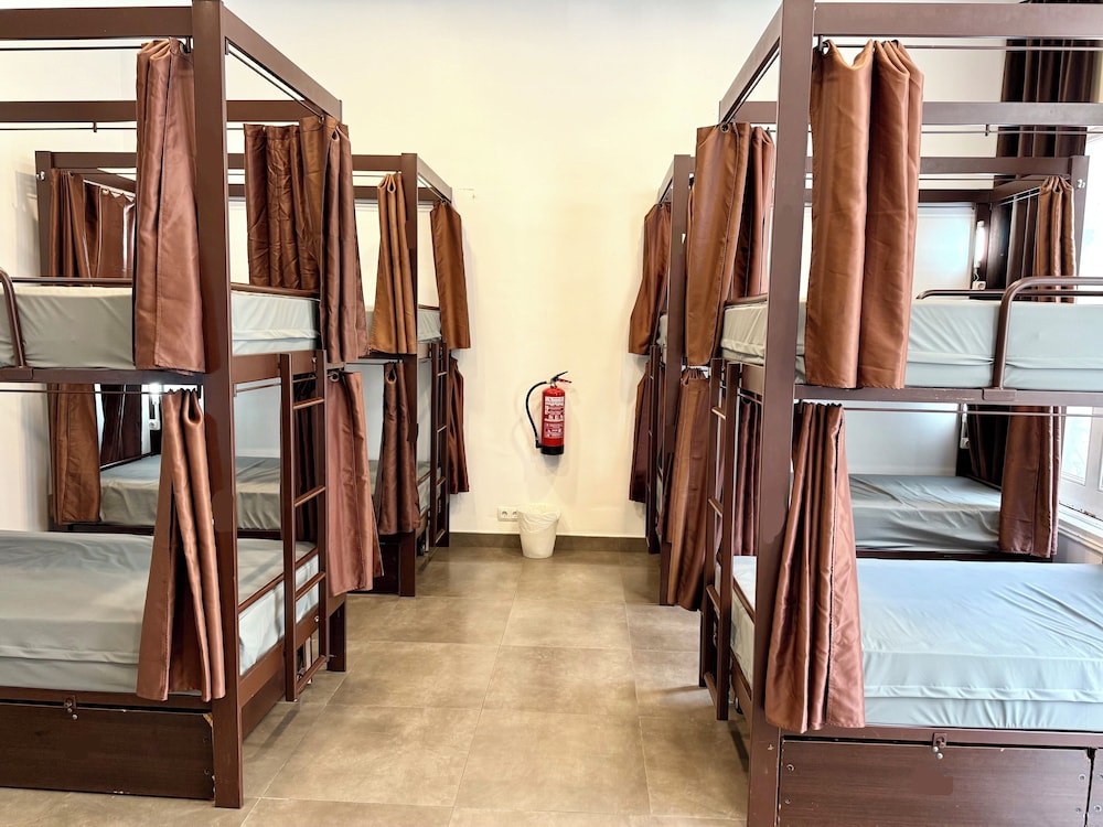 Hip Karma Hostel Shared Rooms 21/50