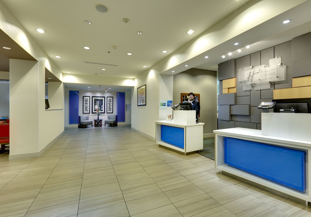 Holiday Inn Express Hotel And Suites Denton Unt Twu 7/68