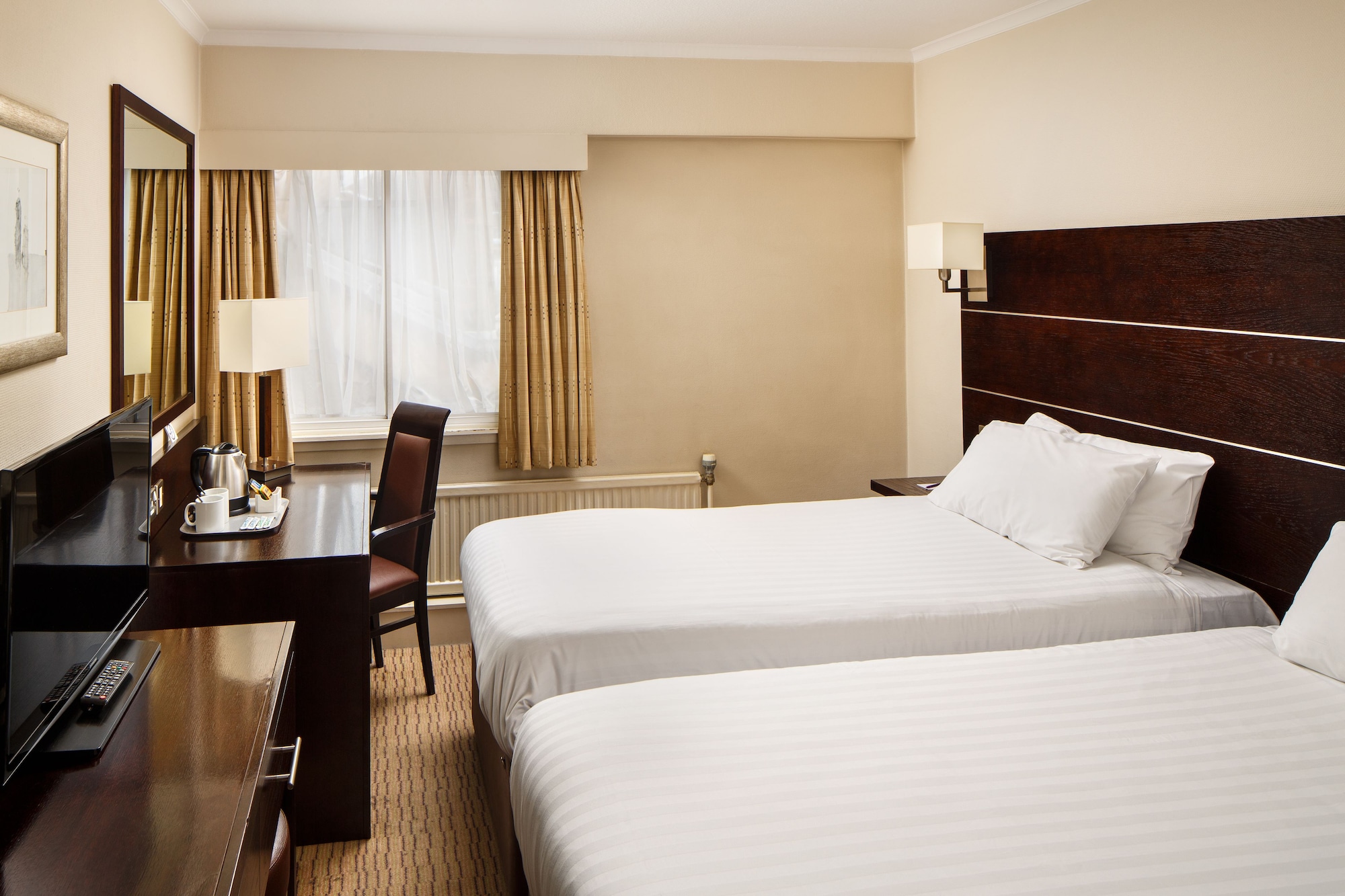CLASSIC, TWIN BEDS