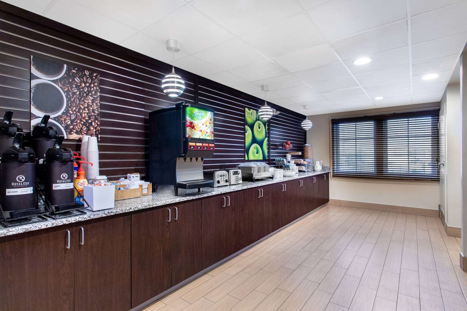 La Quinta Inn And Suites By Wyndham Ocean City 11/49