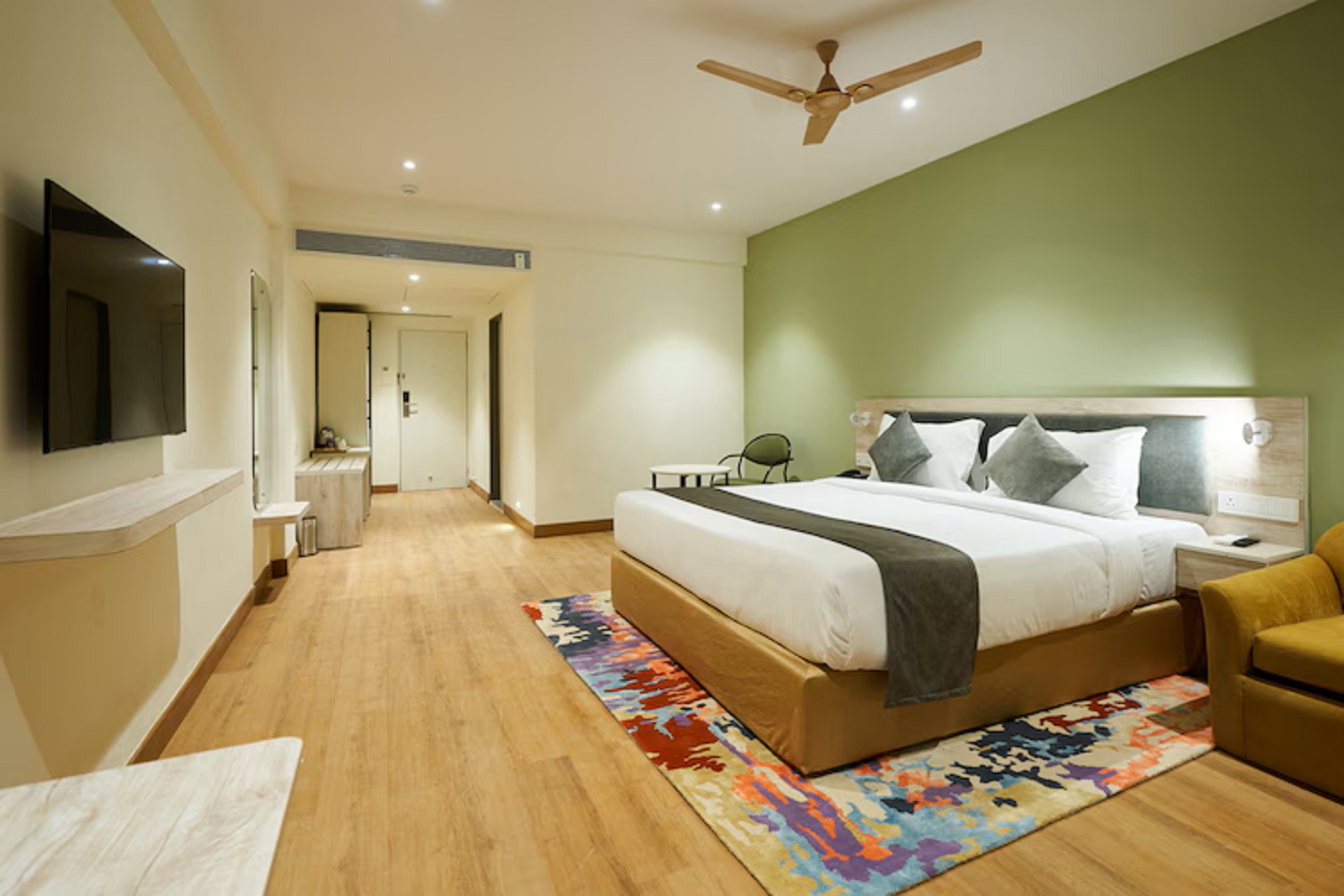 Superior, Double Bed, Valley View