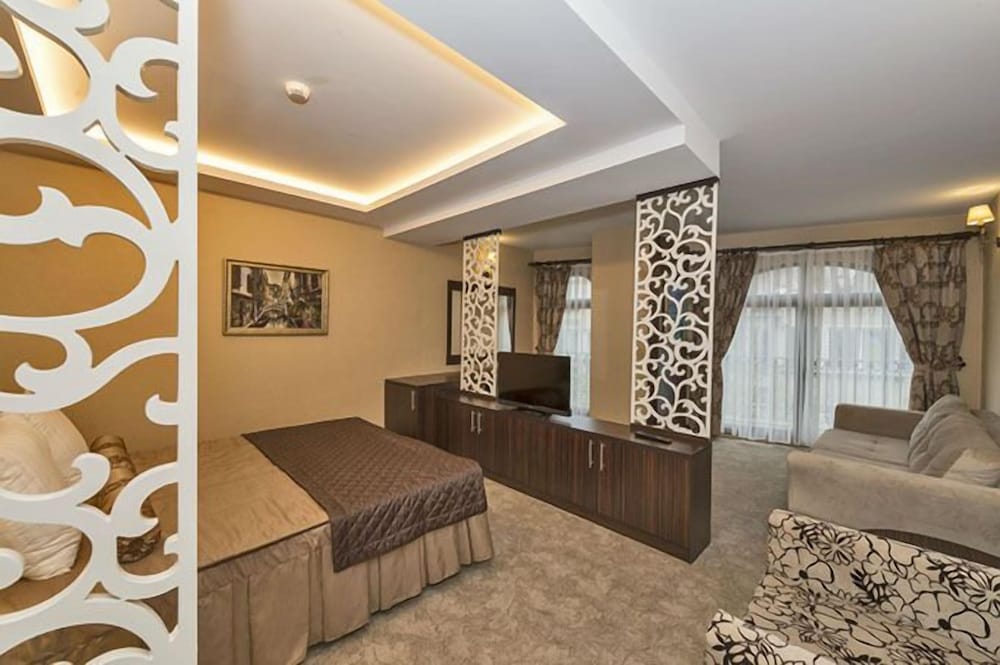 Rayelin Hotel Old Town 7/50
