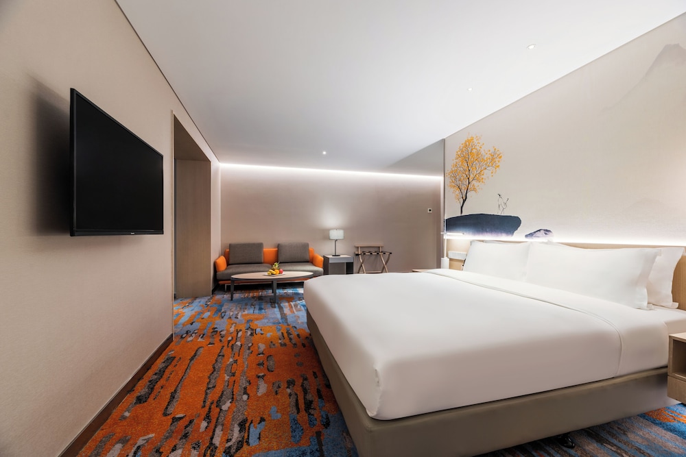 Deluxe king room