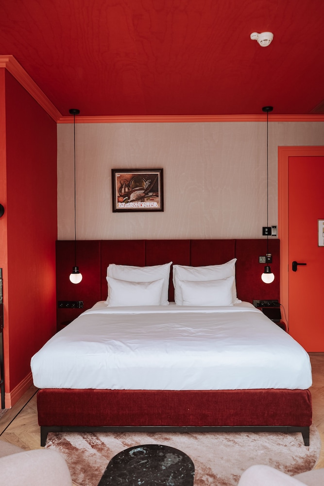 The Highlander Hotel Amsterdam 10/68