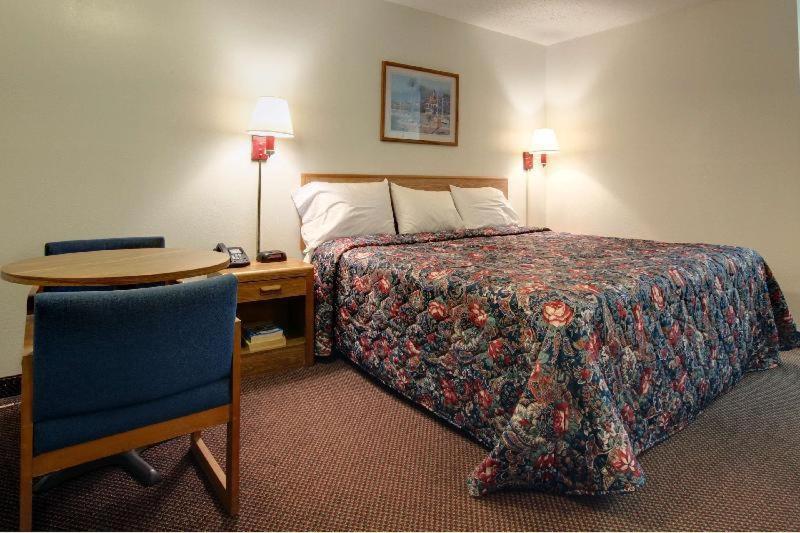 Americas Best Value Inn-Winona/Tyler 10/12
