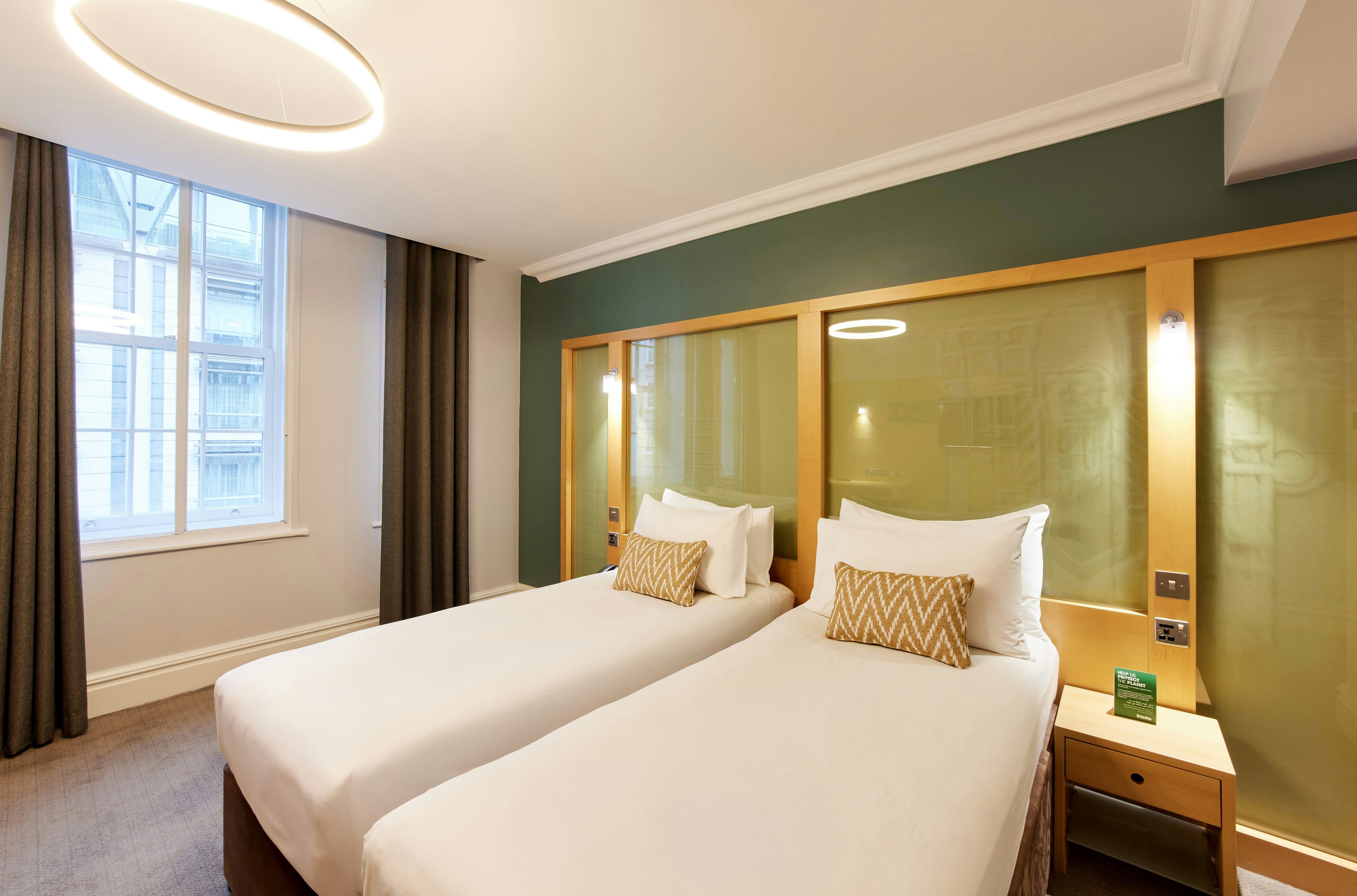 غرفة قياسية بسريرين منفصلين، Thistle London Park Lane 6/8