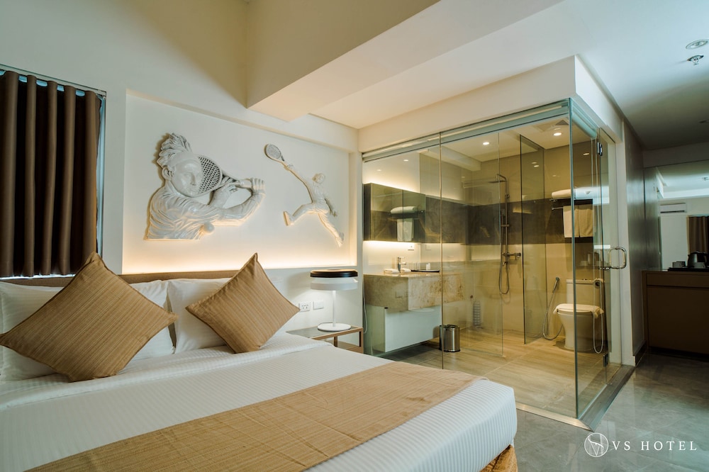 VS Hotel 13/48