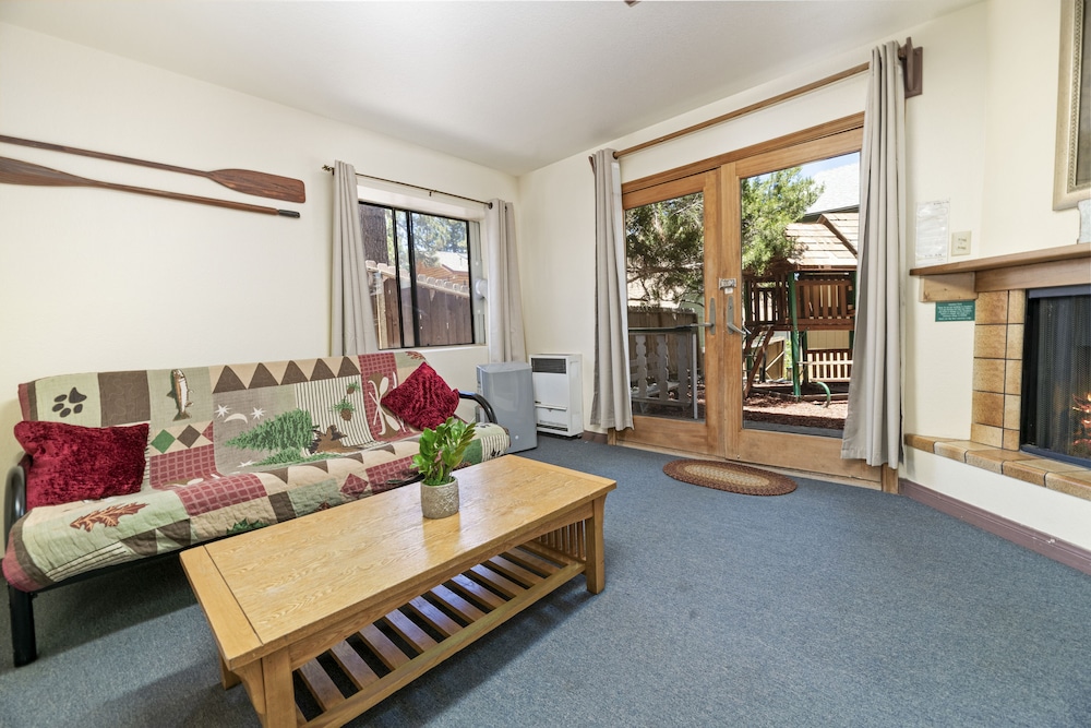 Big Bear Lakefront Lodge 28/50