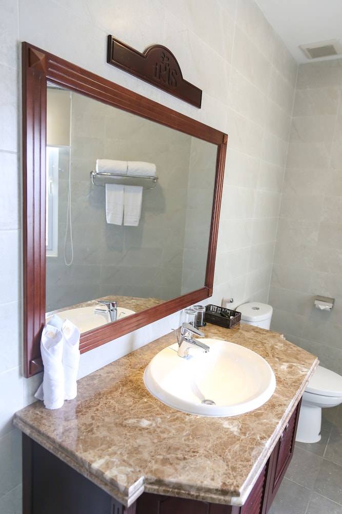 Iris Dalat Hotel 52/54