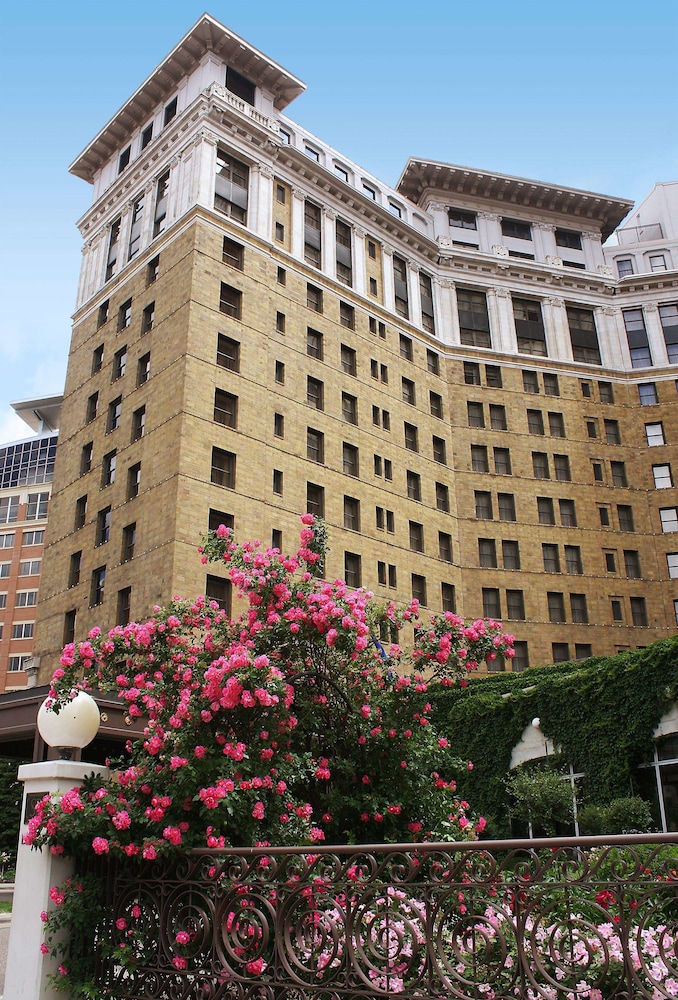 The Saint Paul Hotel 3/64