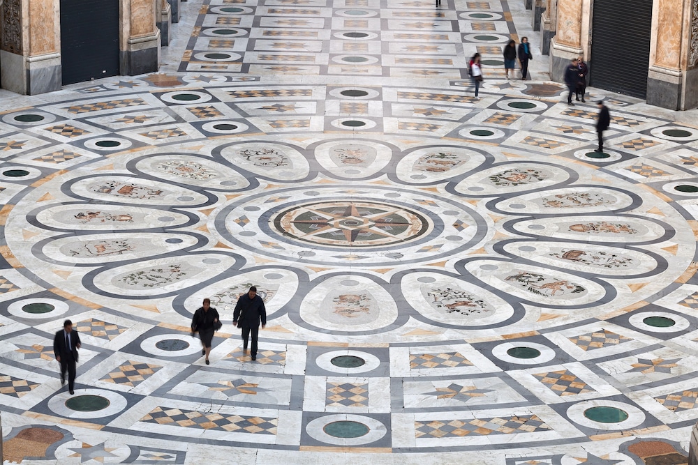 Art Resort Galleria Umberto. 10/77