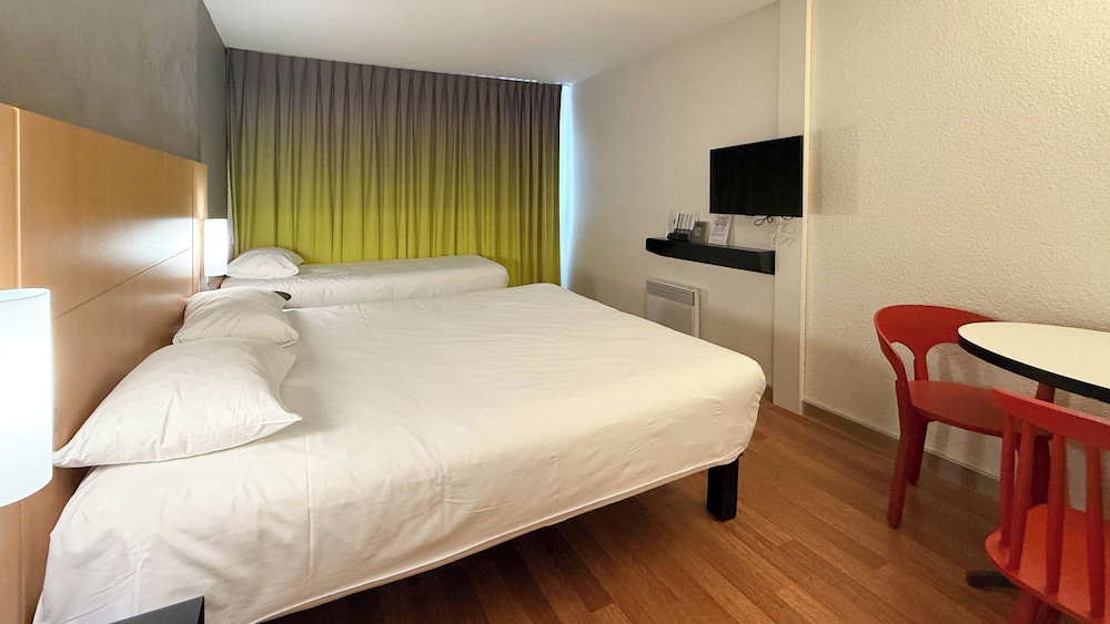 Ibis Rennes Beaulieu 25/68