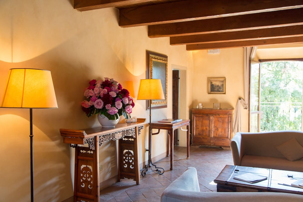 Castello Di Montegridolfo Spa Resort 78/89
