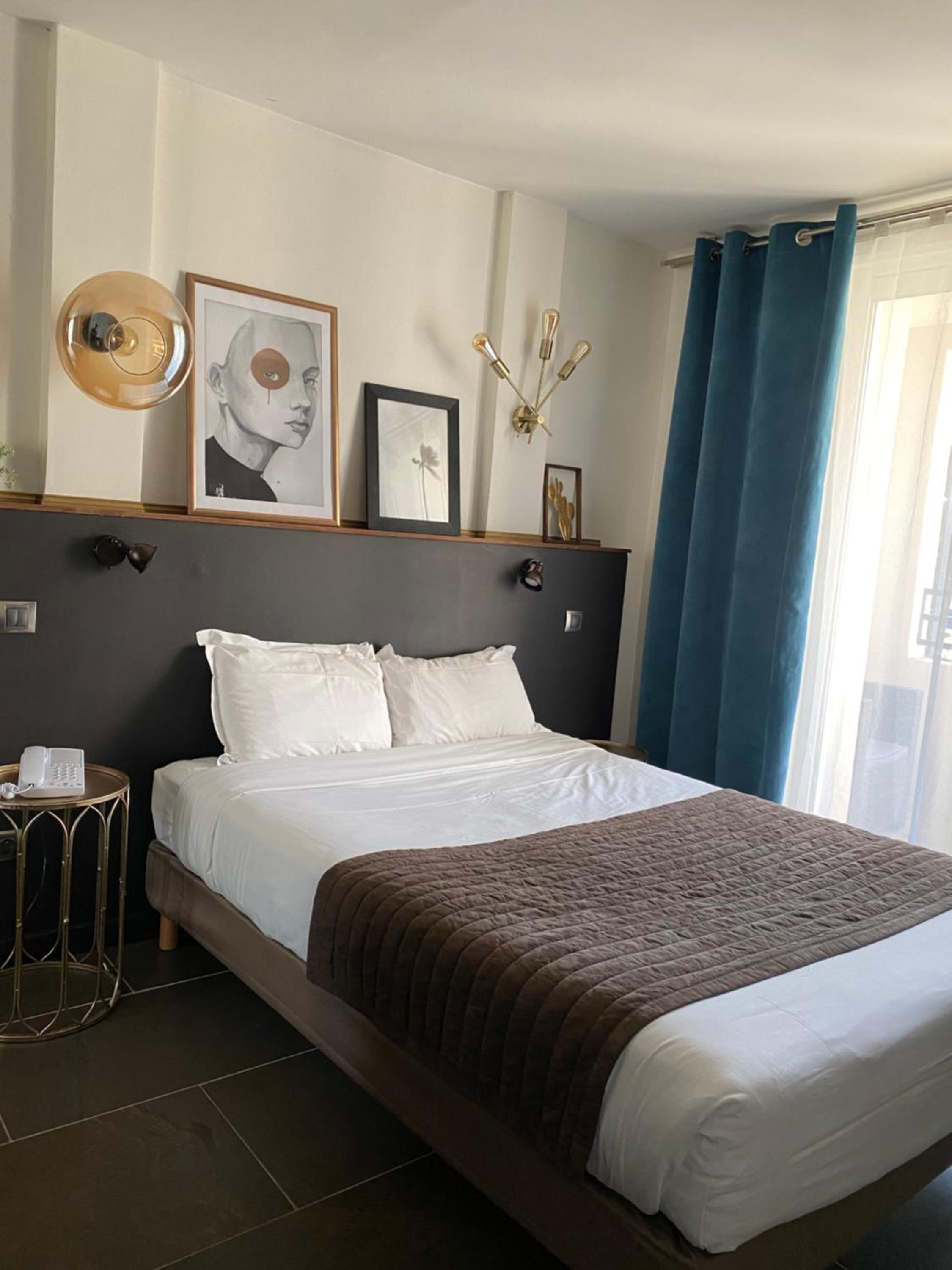 Room, Single
