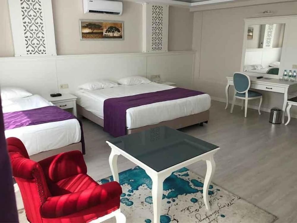 Prime Boutique Hotel 57/65