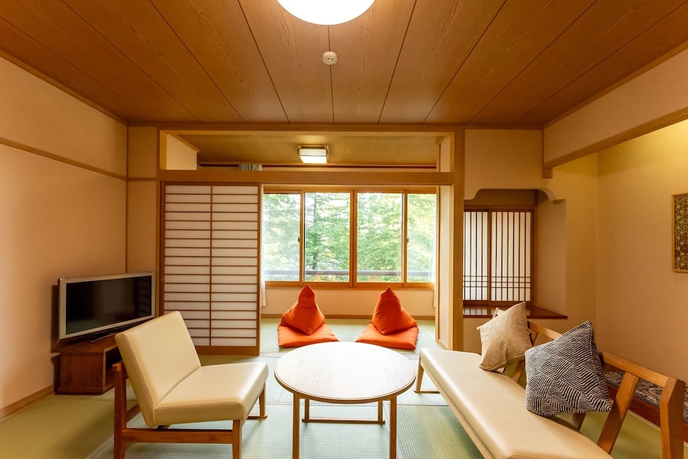 Joshinnosato Hibikino 3/42