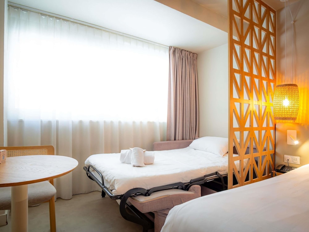 غرفة بريفيليج بسرير مزدوج بإطلالة على البحر، Mercure St Raphael Centre Plage 7/10