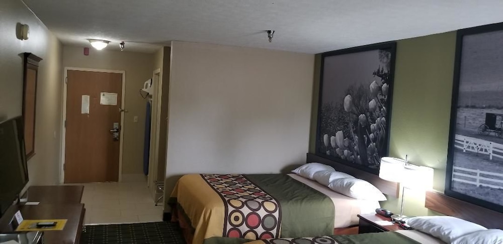 Super 8 by Wyndham Bellefontaine 10/38