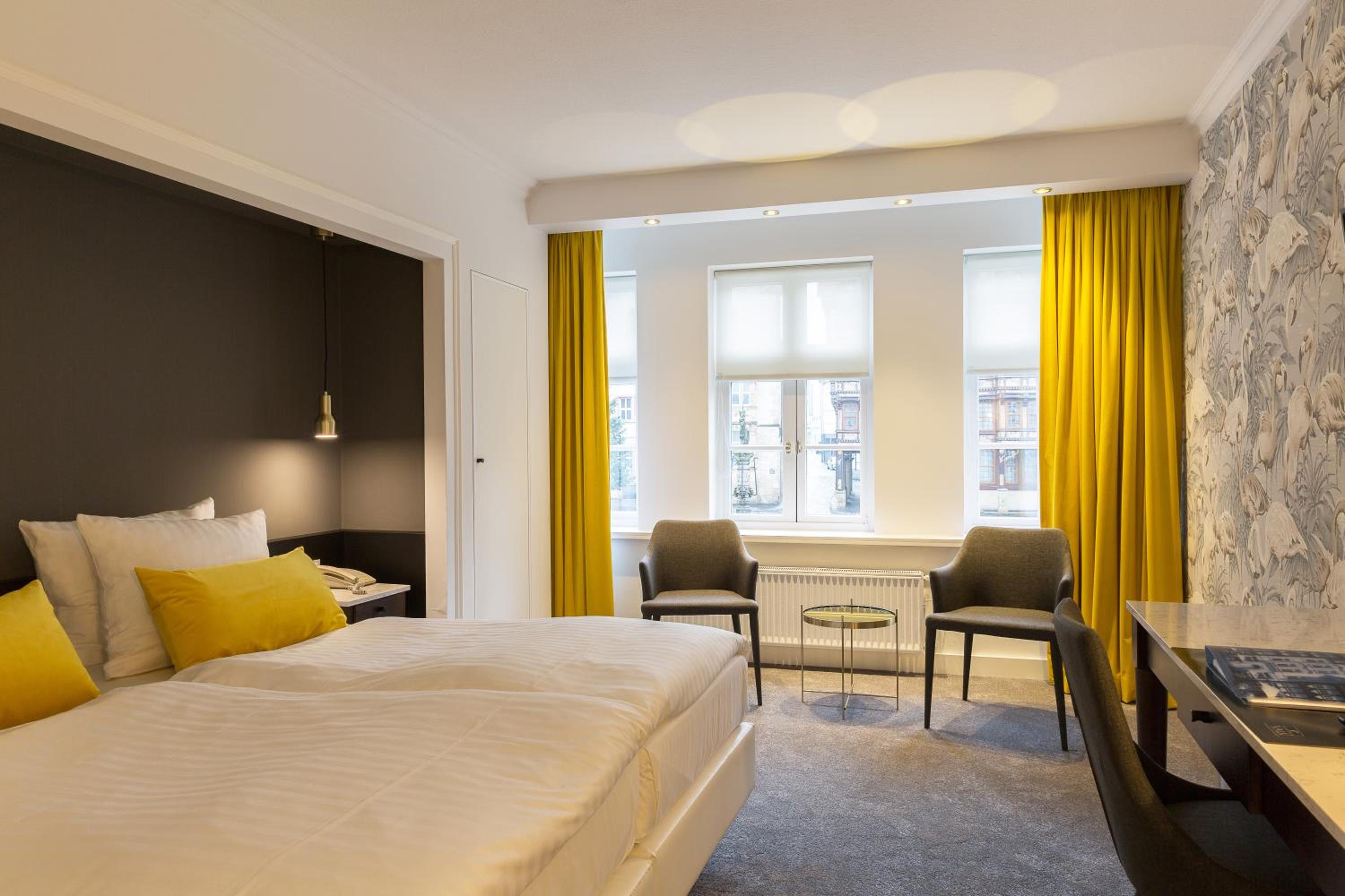 Deluxe, Double Bed, Square View