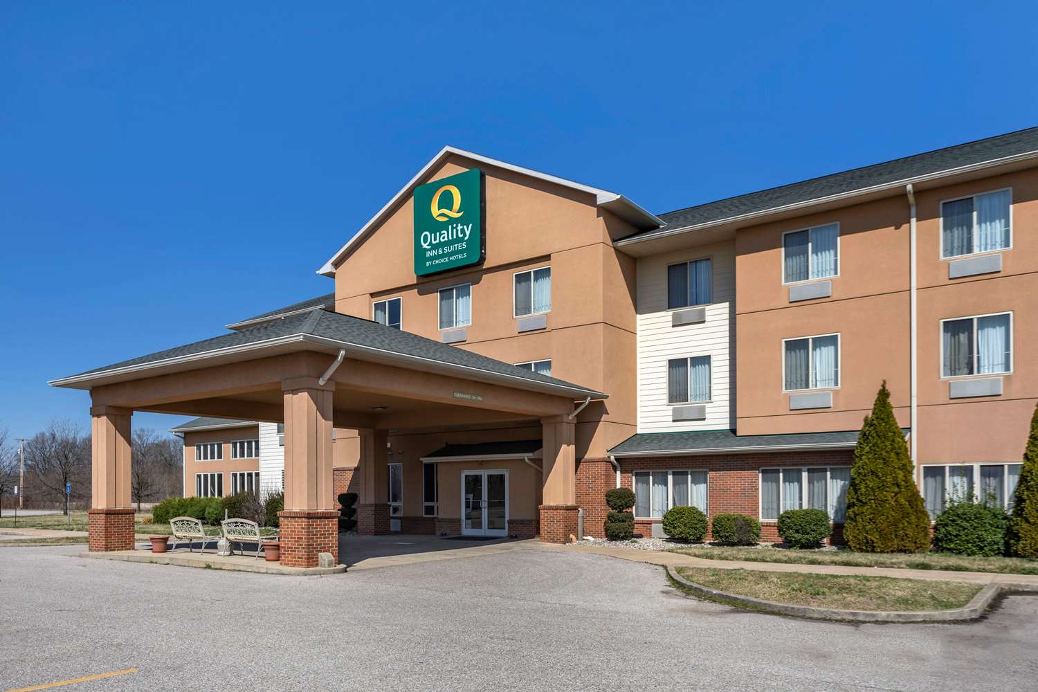 Quality Inn & Suites Rockport - Owensboro North 4/30
