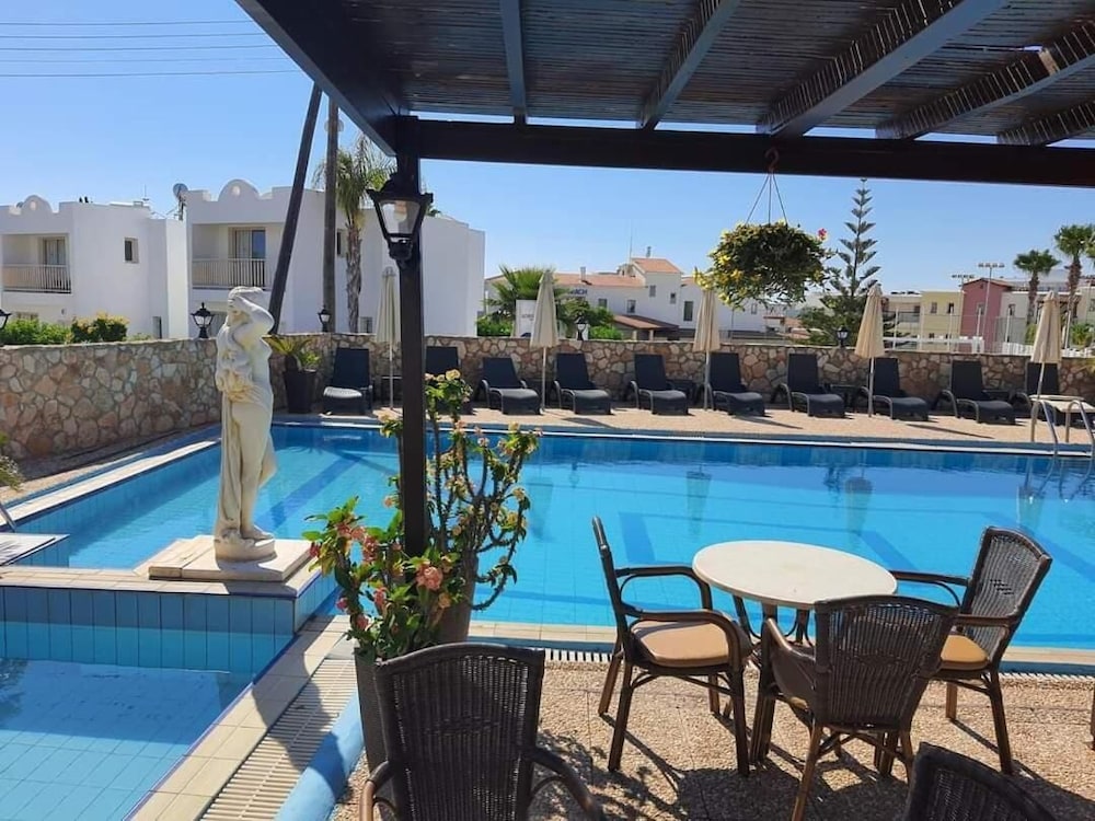 Anais Bay Hotel 12/67