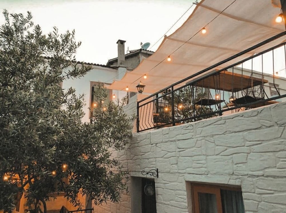 La Luna Otel Cunda 44/50
