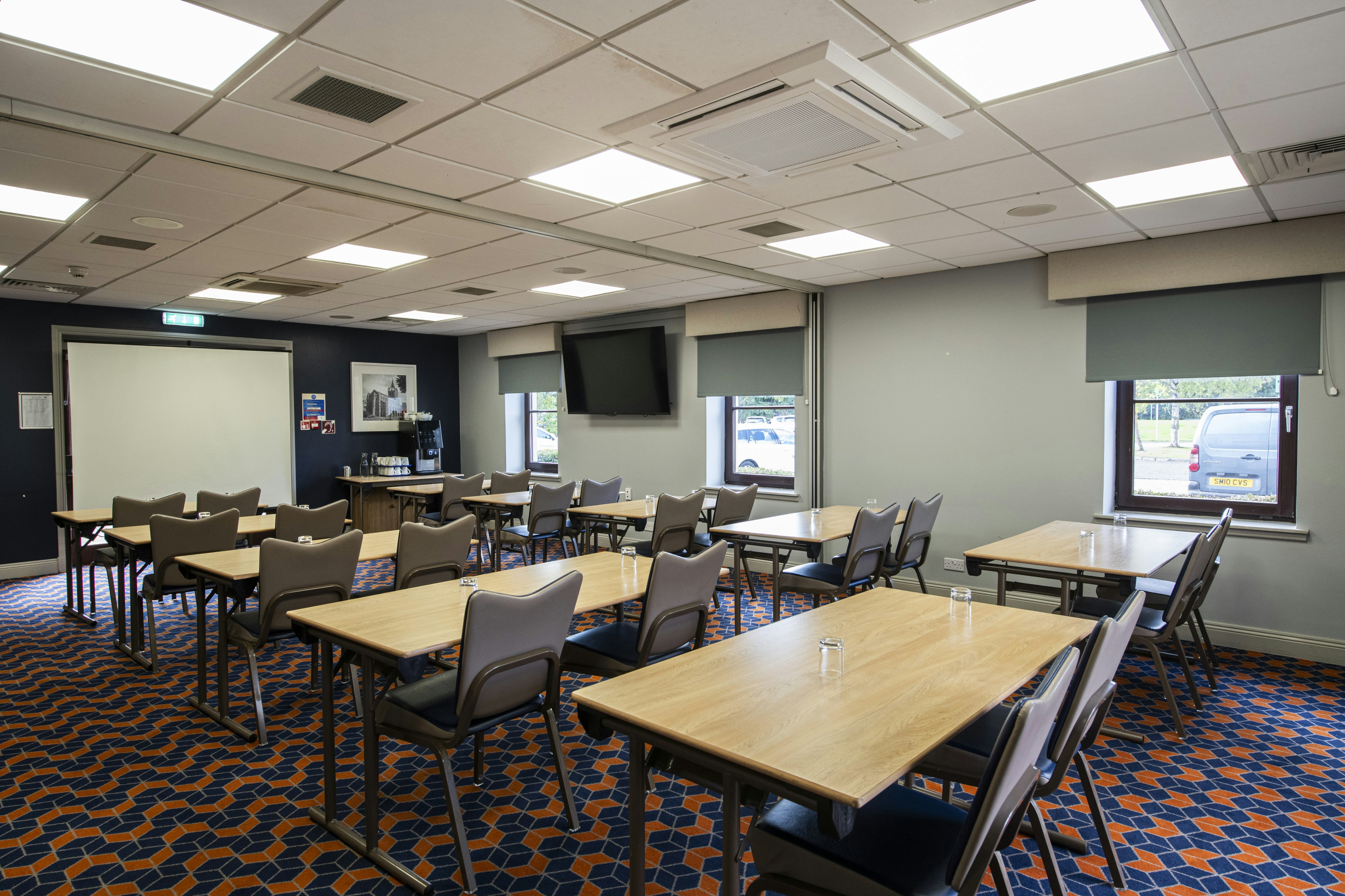 Holiday Inn Express Perth 65/72