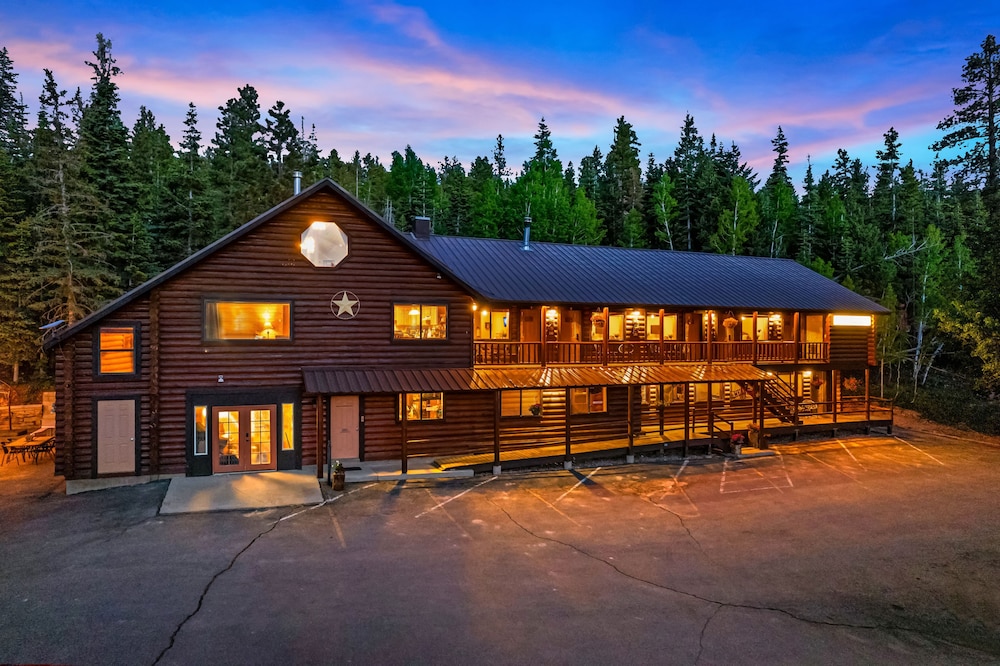 Duck Creek Village Inn 3/50