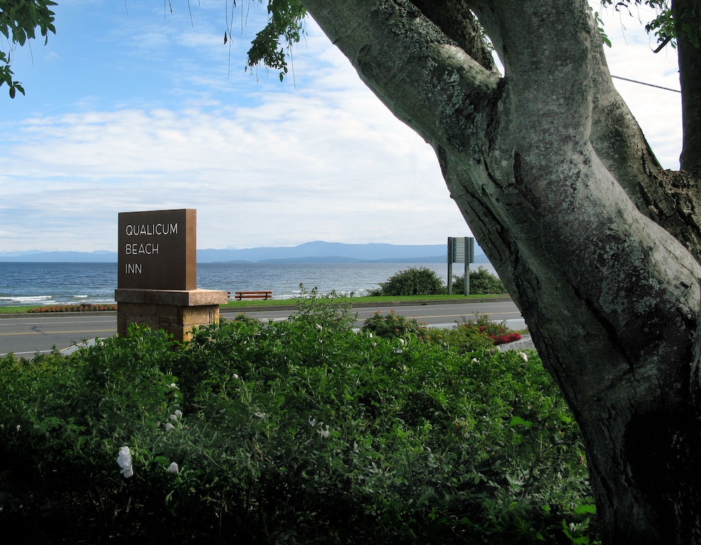 Qualicum Beach Inn 68/70