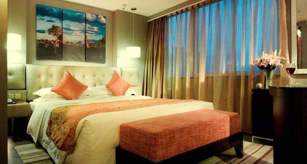 Luxemon Xinjiang Hongfu Hotel 15/30