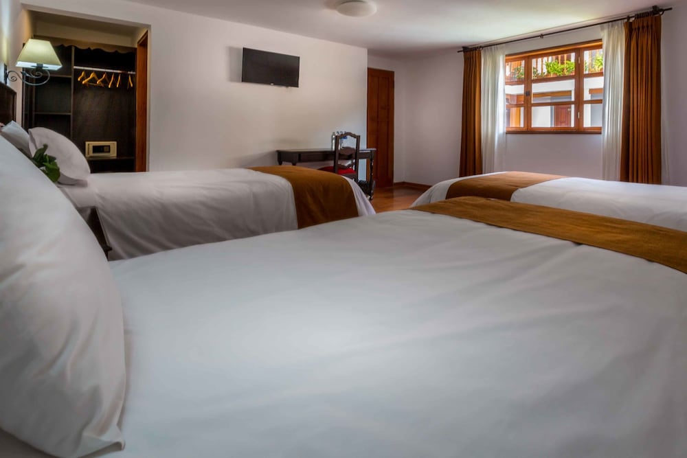 ILLA HOTEL 17/74