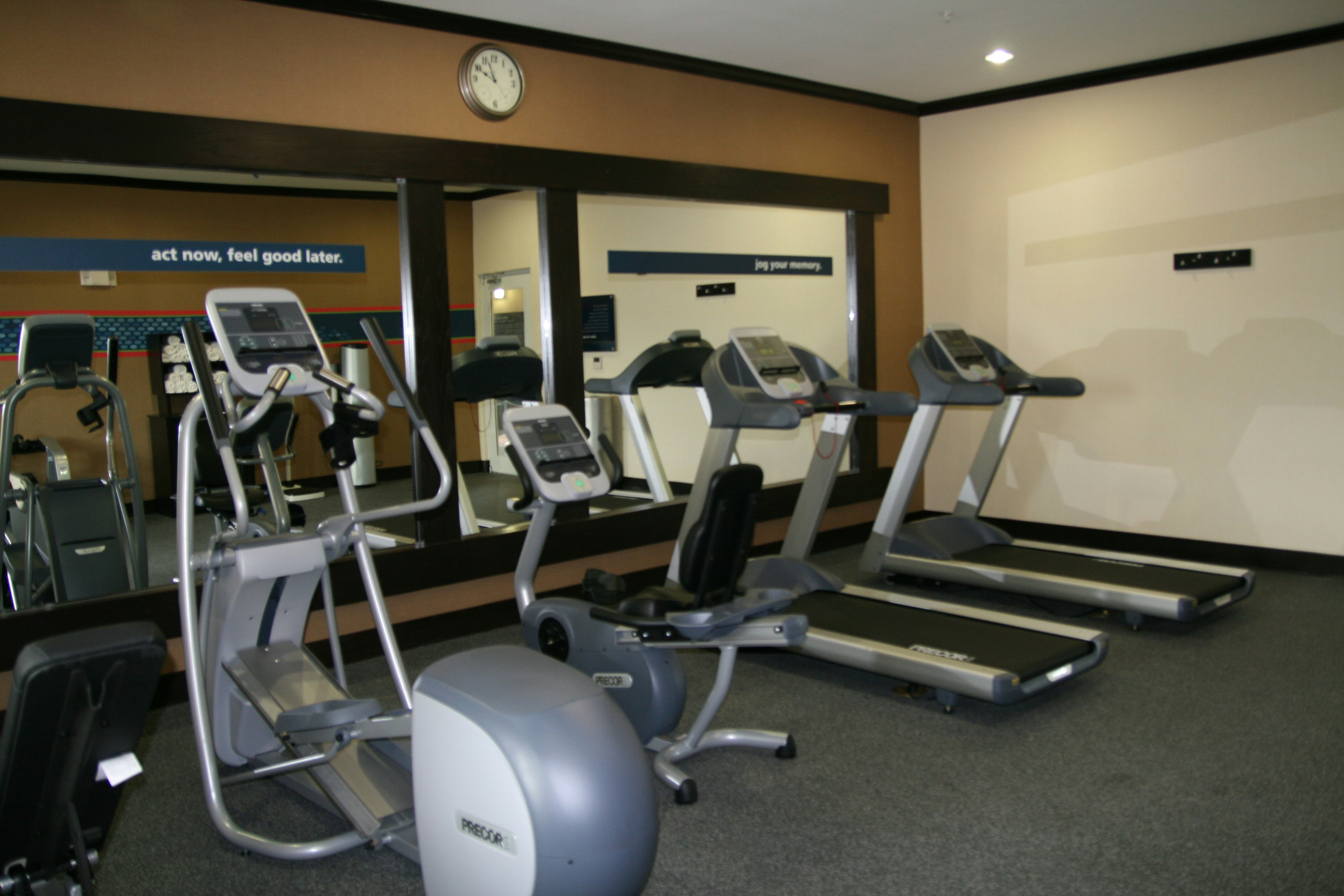 Hampton Inn and Suites Cleburne 37/78