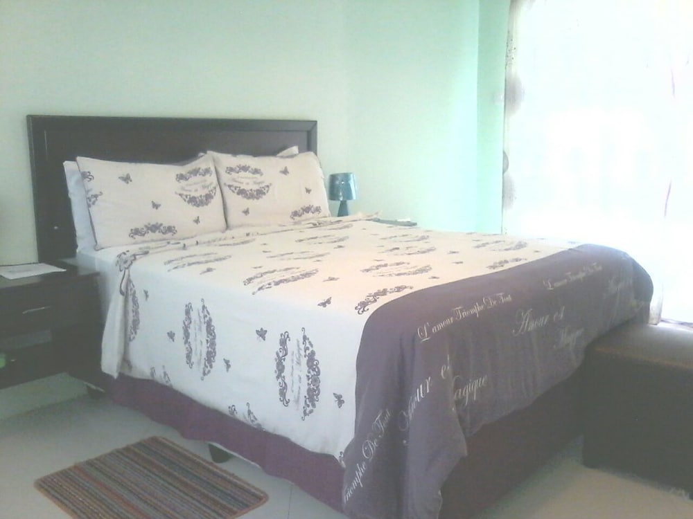 Sharon Avenue Guesthouse 12/17