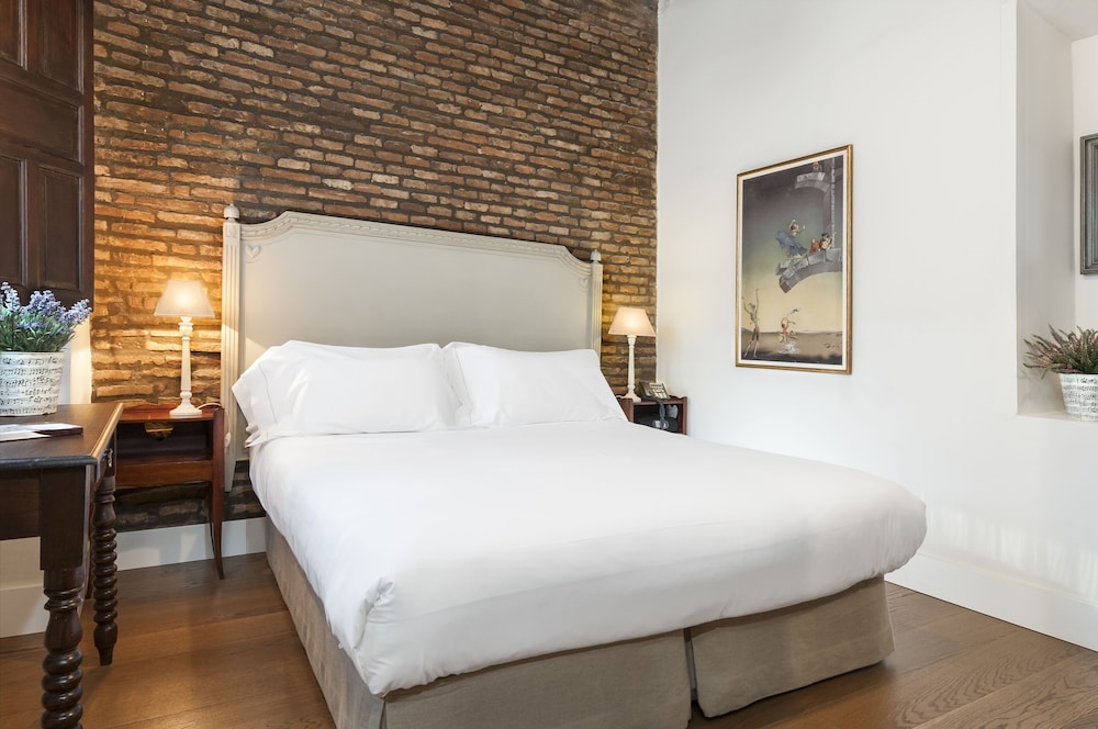 Amadeus Hotel Sevilla 43/87