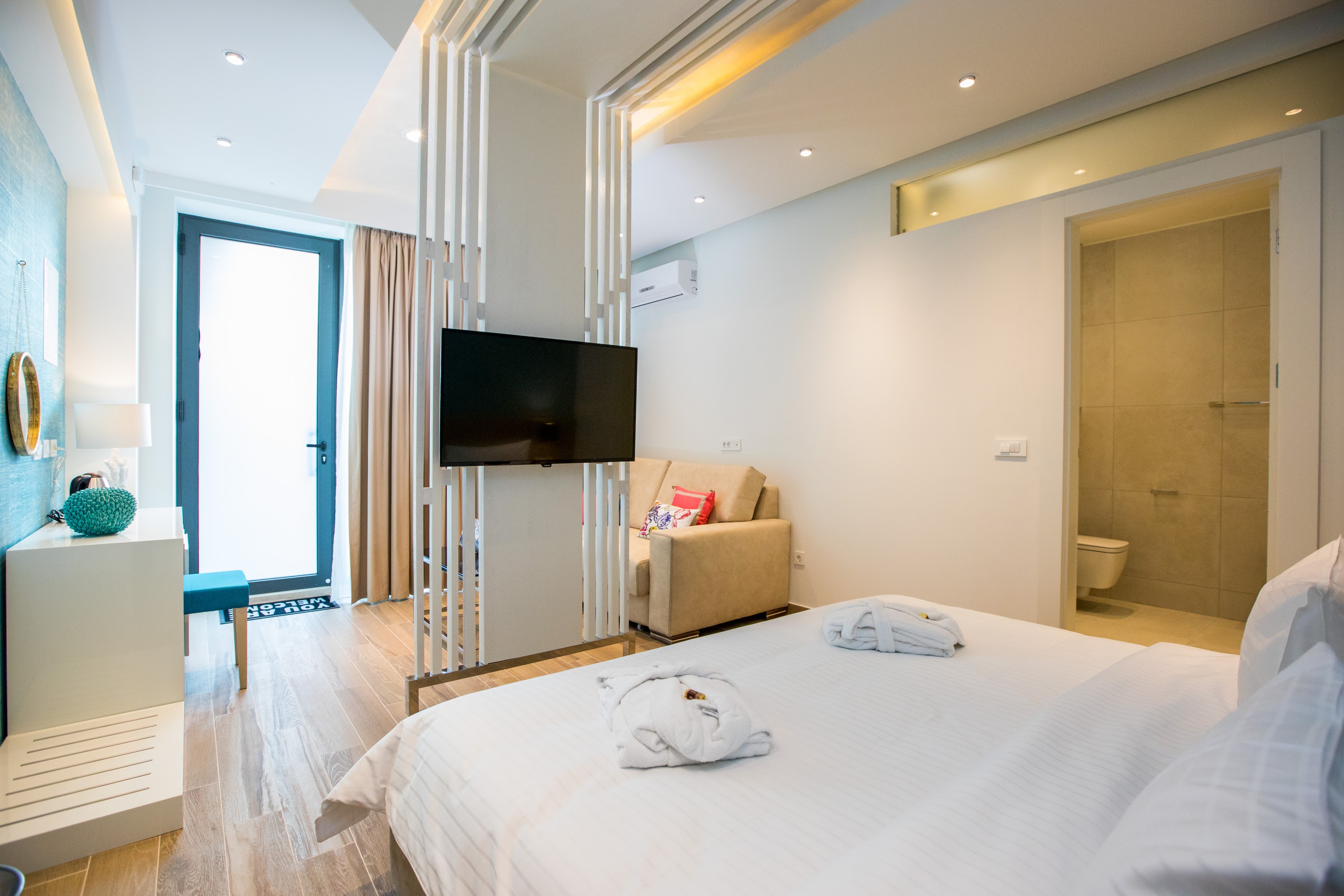 Aquamarine, Deluxe, Double Bed, Patio
