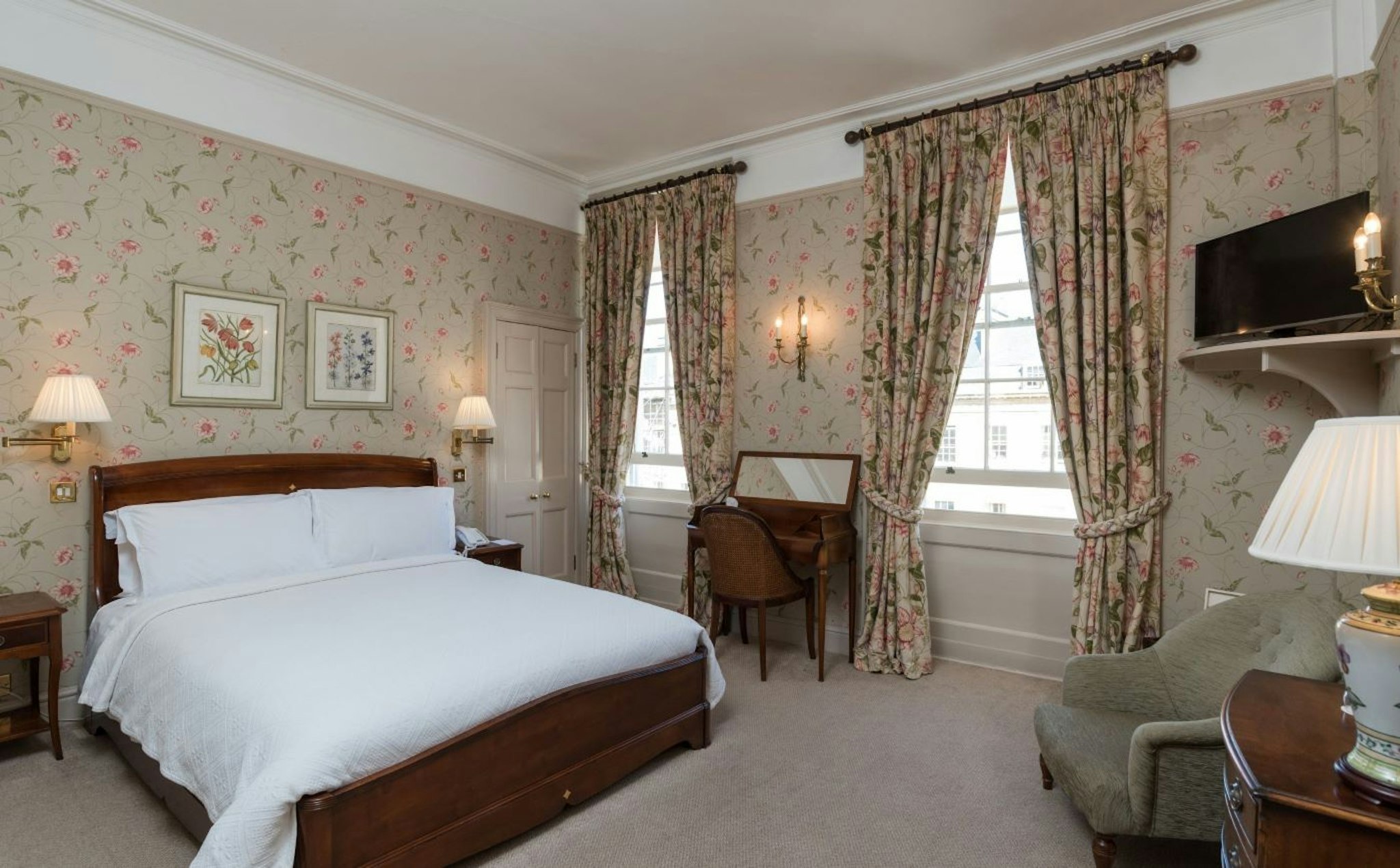 Dukes Hotel 8/50