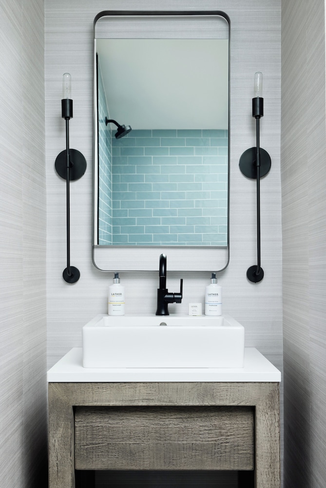 The Edgartown Inn, The Edgartown Collection 44/44