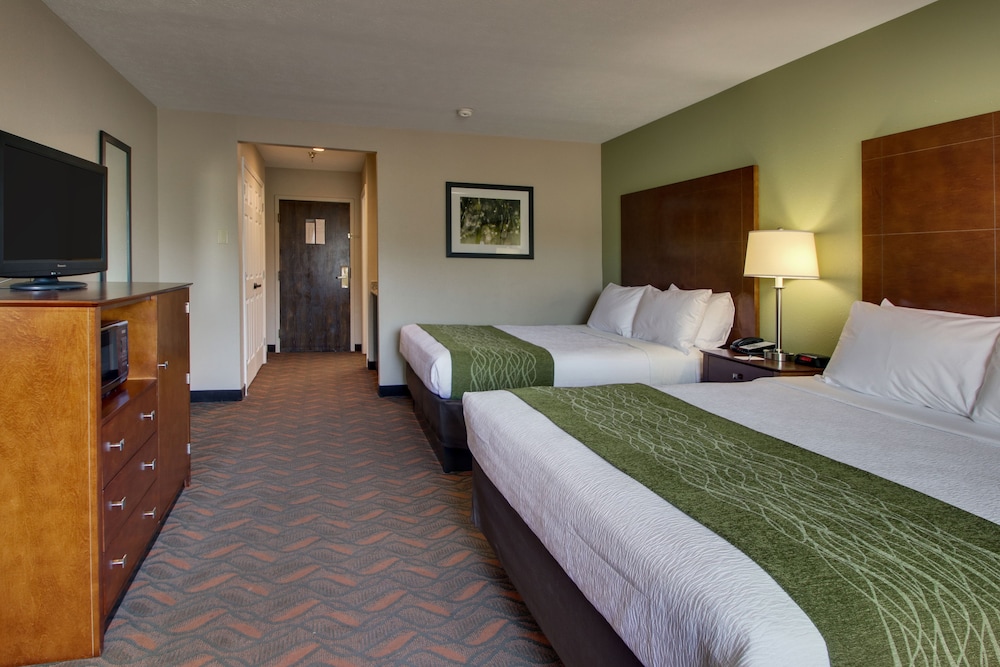 Greenfield Inn and Suites Elizabethtown KY I65 Exit 94 24/62