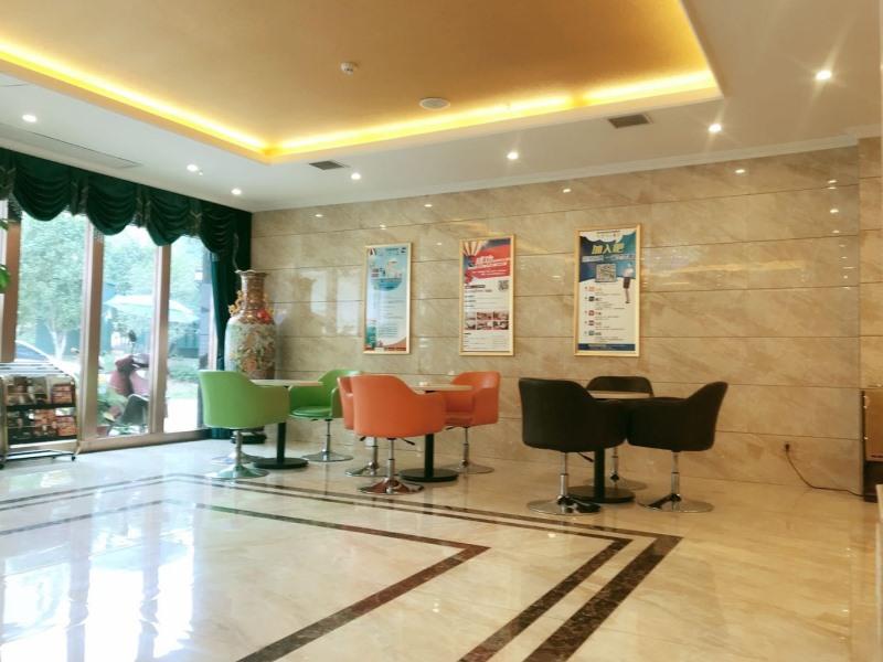 GreenTree Inn Jiangxi Shangrao Qianshan Ehu Avenue Express Hotel 23/26
