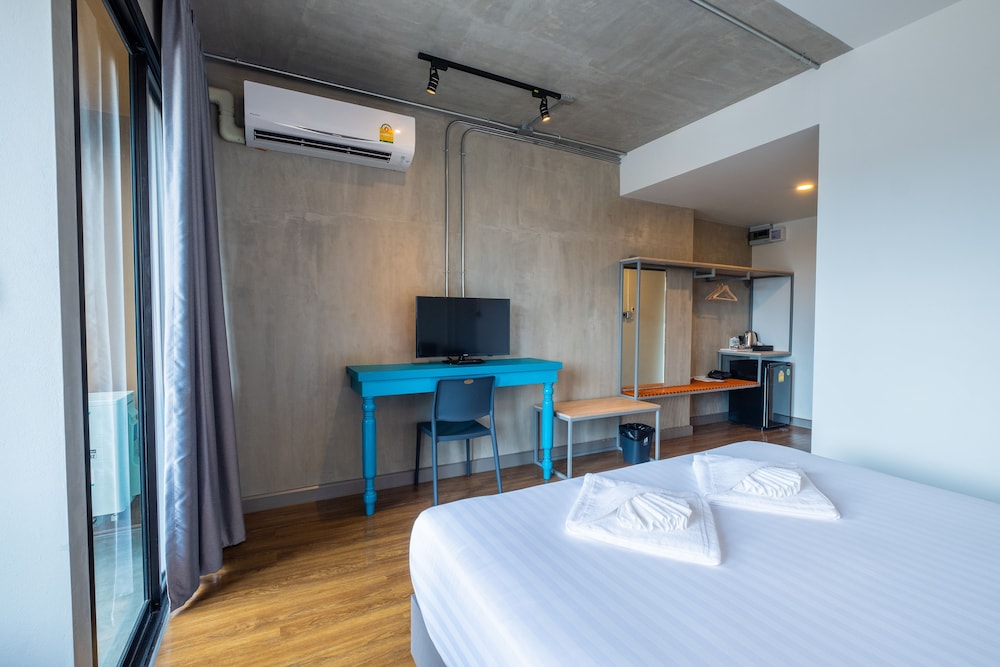 S.22 Hotel Suratthani 32/64
