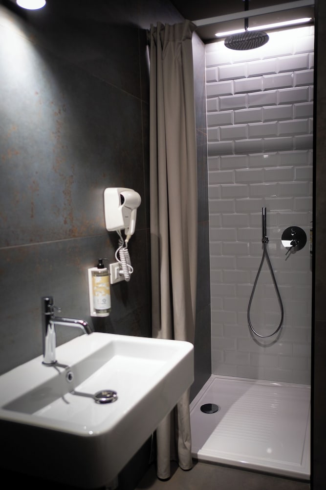 Hostelo Luxury Hostel 62/64
