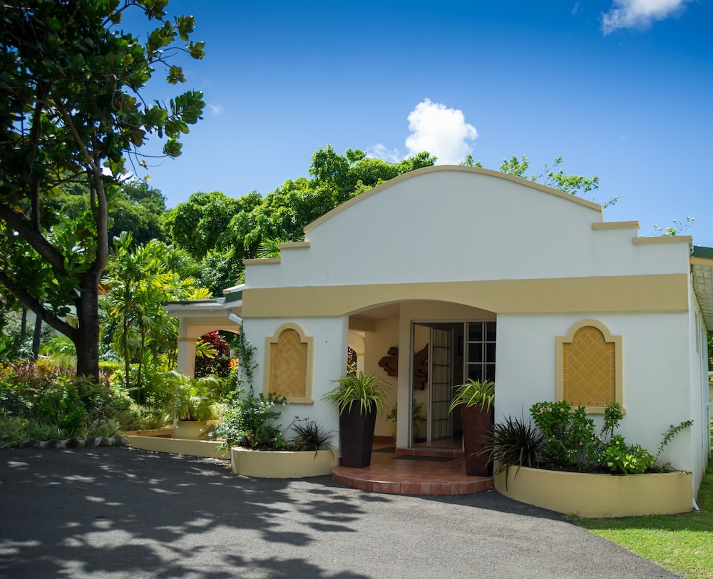 BLUE HORIZONS GARDEN RESORT 1/43